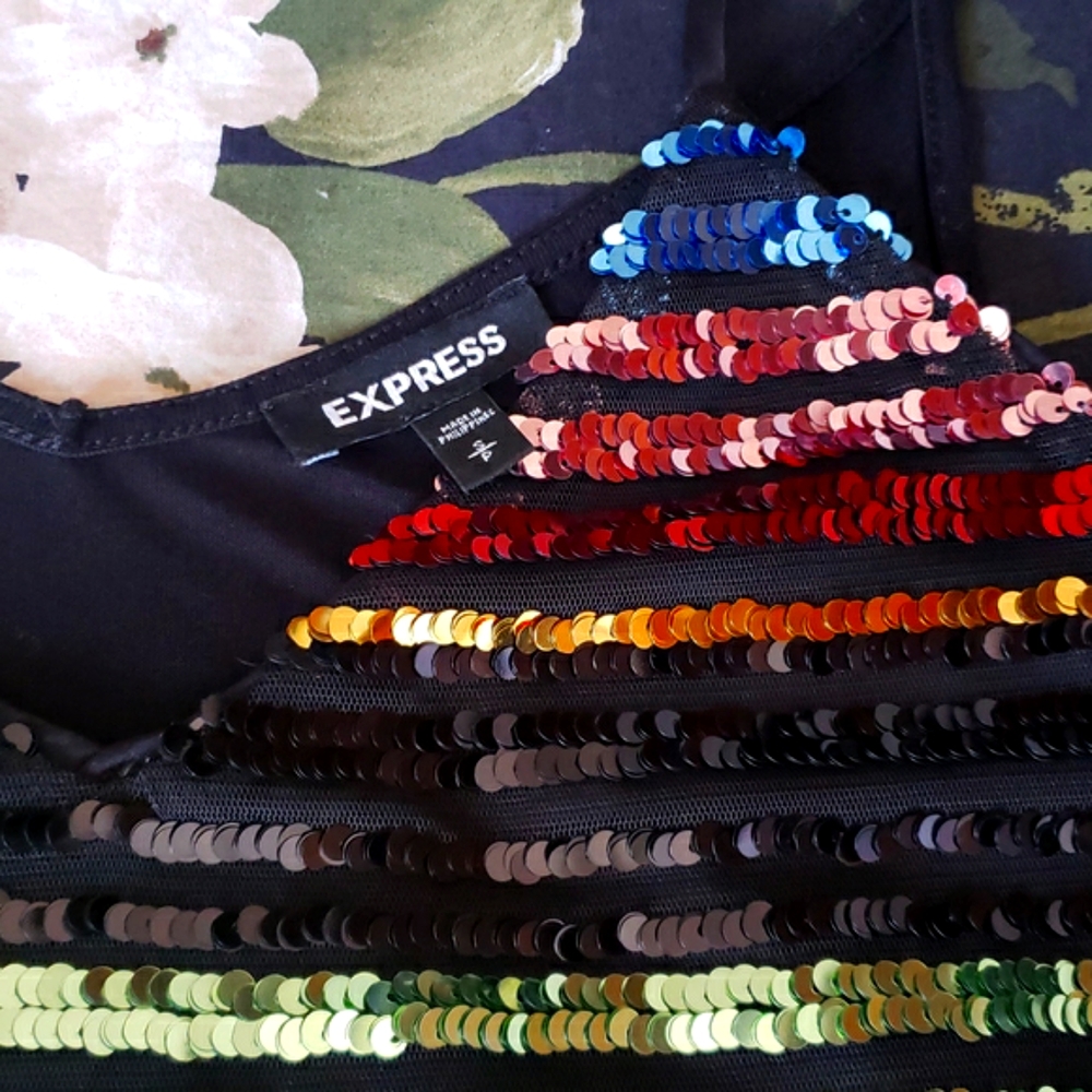 Fabulous Sequin Top - Picture 4 of 6